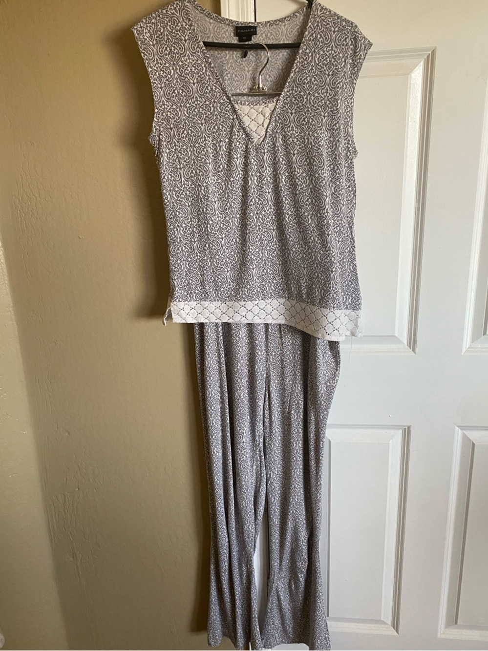 Sleeveless Lattice Trim Lounge Set in Light Gray